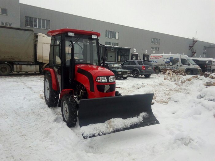 Расчистка участка парковки от снега в Павловском Посаде